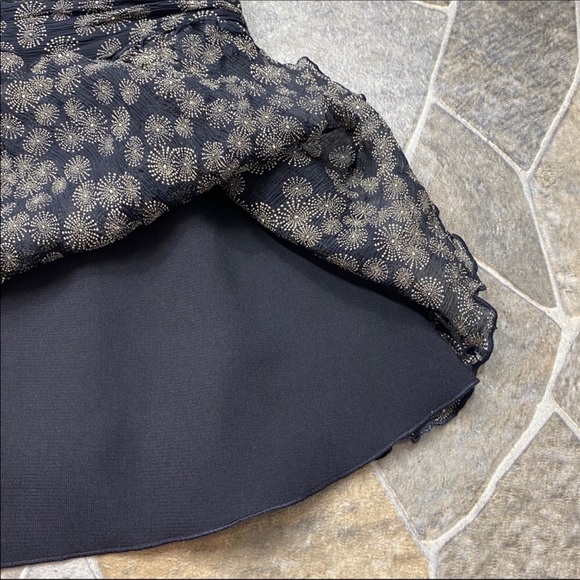 Express Sunburst Pattern Skirt - Picture 9 of 11